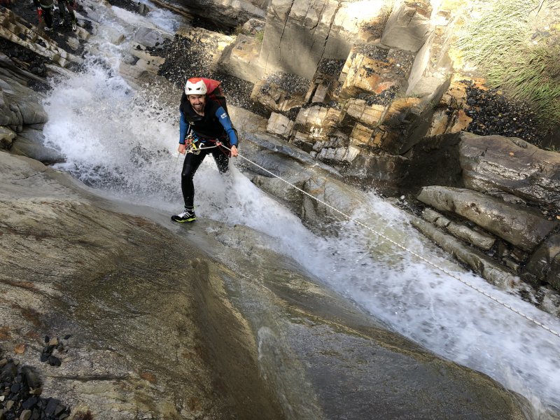 Suivi des EPI : les combinaisons néoprènes de canyonisme désormais concernées Suivi des EPI : les combinaisons néoprènes de canyonisme désormais concernées