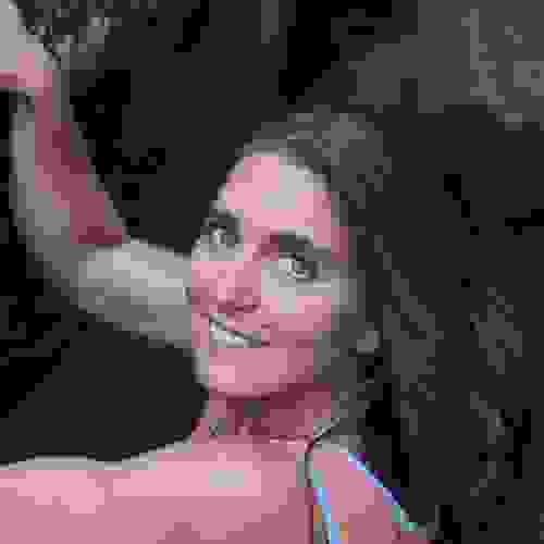 Monitrice Leslie GESNOUIN