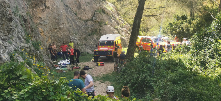 L'intervention des sapeurs-pompiers lors de l'accident au Baou de l'Aigle (13). DR 436175833_10220382426349385_5204750473262268817_n